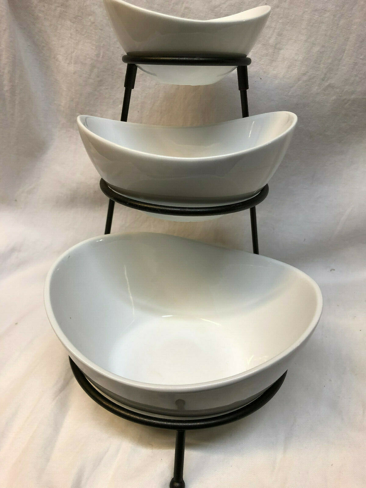 B. Smith With Syle Pts International Set Of 3 Serving Bowls With Metal Stand